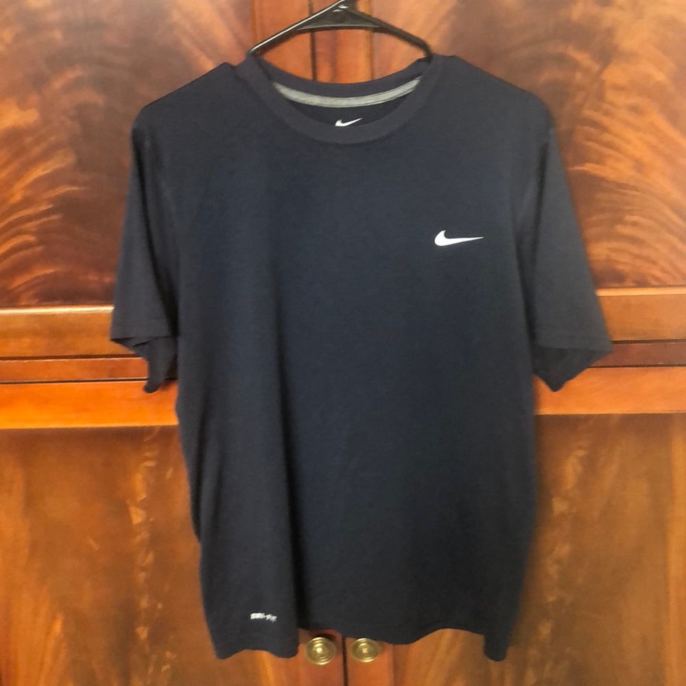 Men’s Navy Nike Dri-Fit t-shirtt